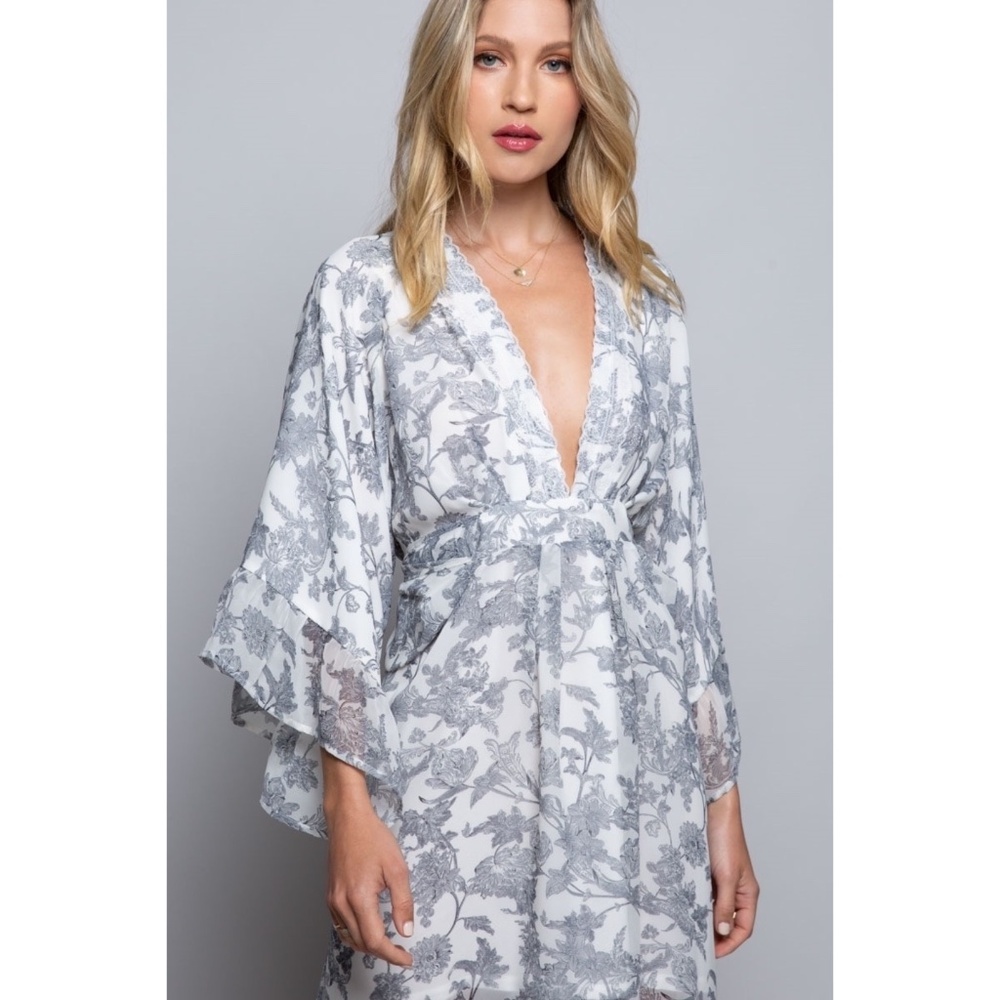 POL Gray Floral Print Plunge Neck Kimono Maxi Dress - Picture 2 of 7